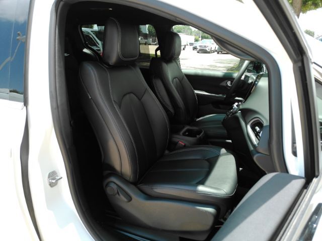 2026 Chrysler Pacifica Select Plano TX