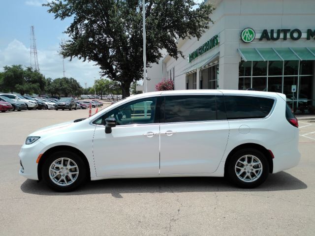 2026 Chrysler Pacifica Select Plano TX