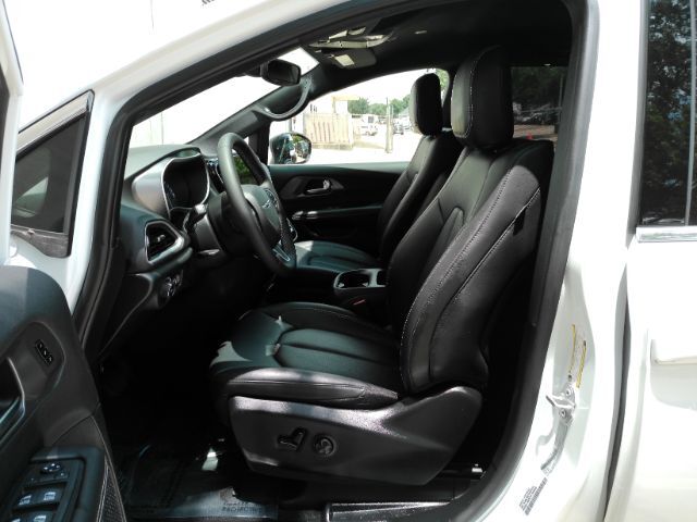 2026 Chrysler Pacifica Select Plano TX