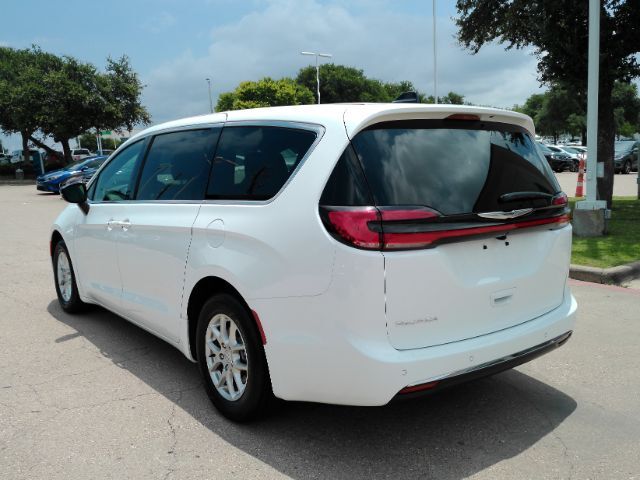 2026 Chrysler Pacifica Select Plano TX