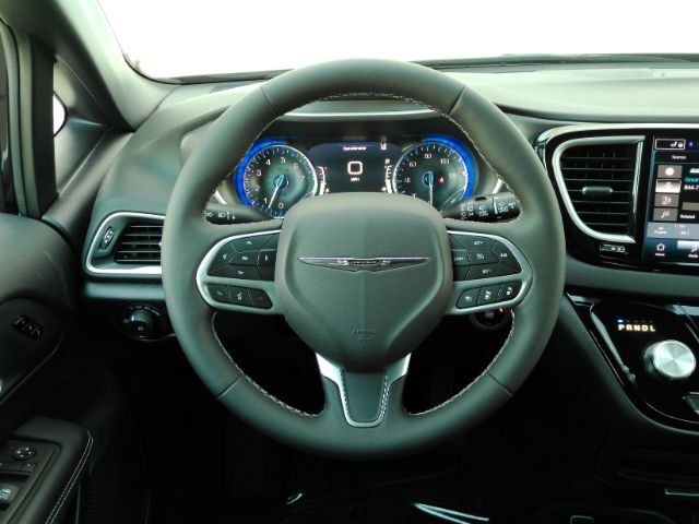 2026 Chrysler Pacifica Select Plano TX