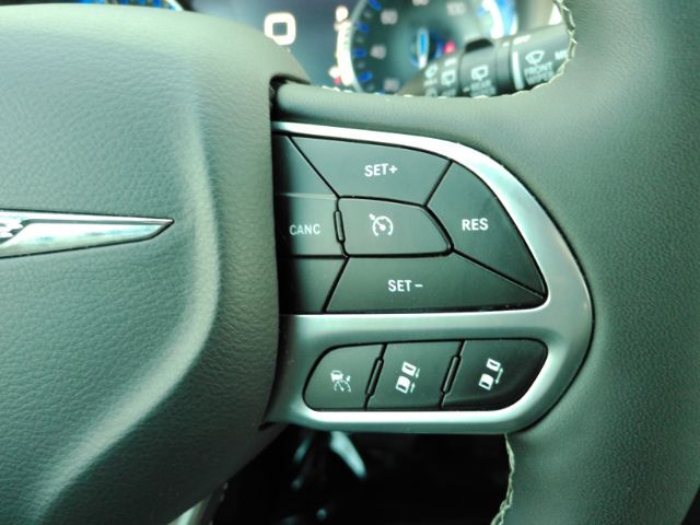 2026 Chrysler Pacifica Select Plano TX