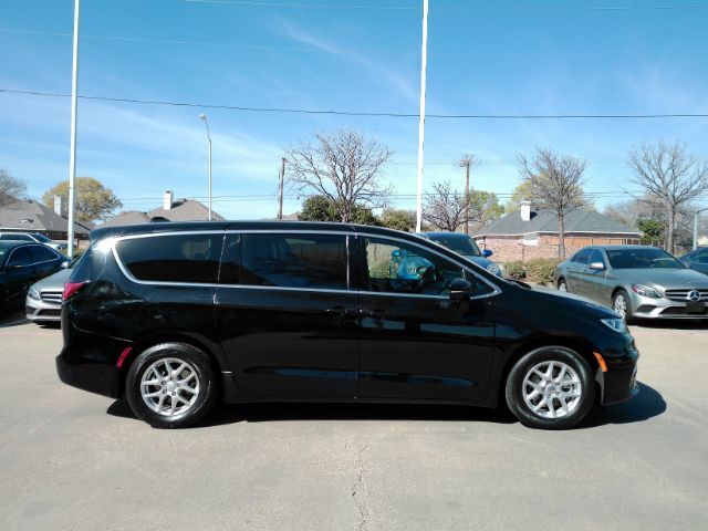2026 Chrysler Pacifica Select Plano TX