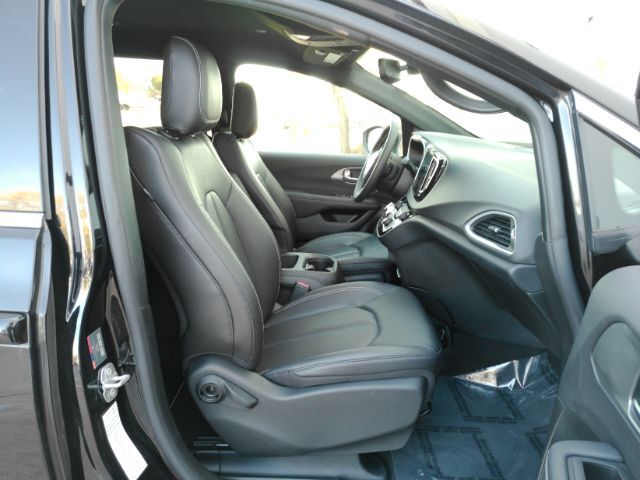 2026 Chrysler Pacifica Select Plano TX