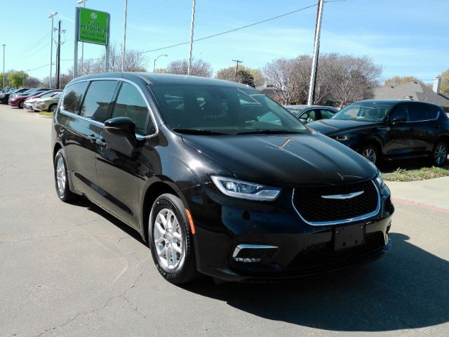 2026 Chrysler Pacifica Select Plano TX