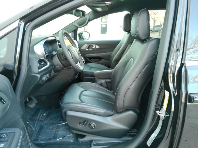 2026 Chrysler Pacifica Select Plano TX