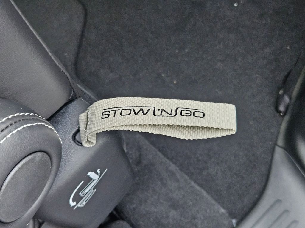 2026 Chrysler Pacifica Select Gresham OR