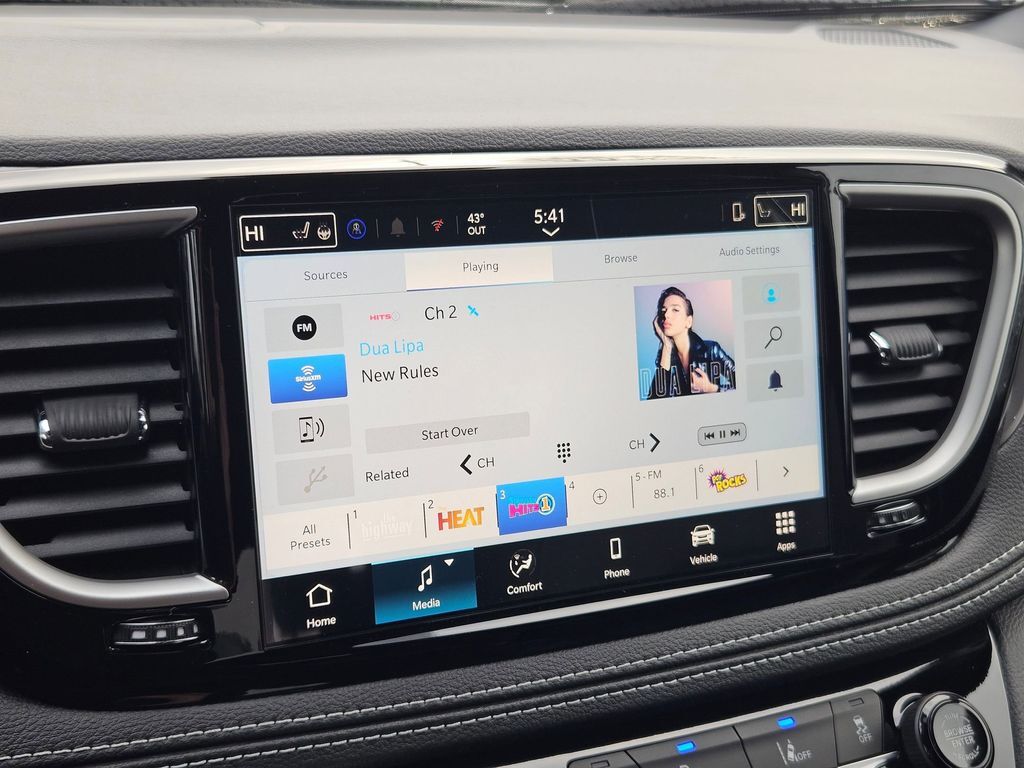 2026 Chrysler Pacifica Select Gresham OR