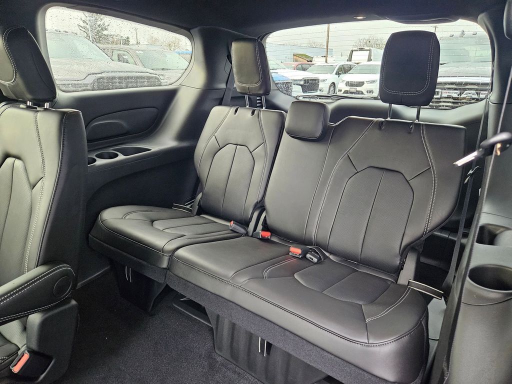 2026 Chrysler Pacifica Select Gresham OR