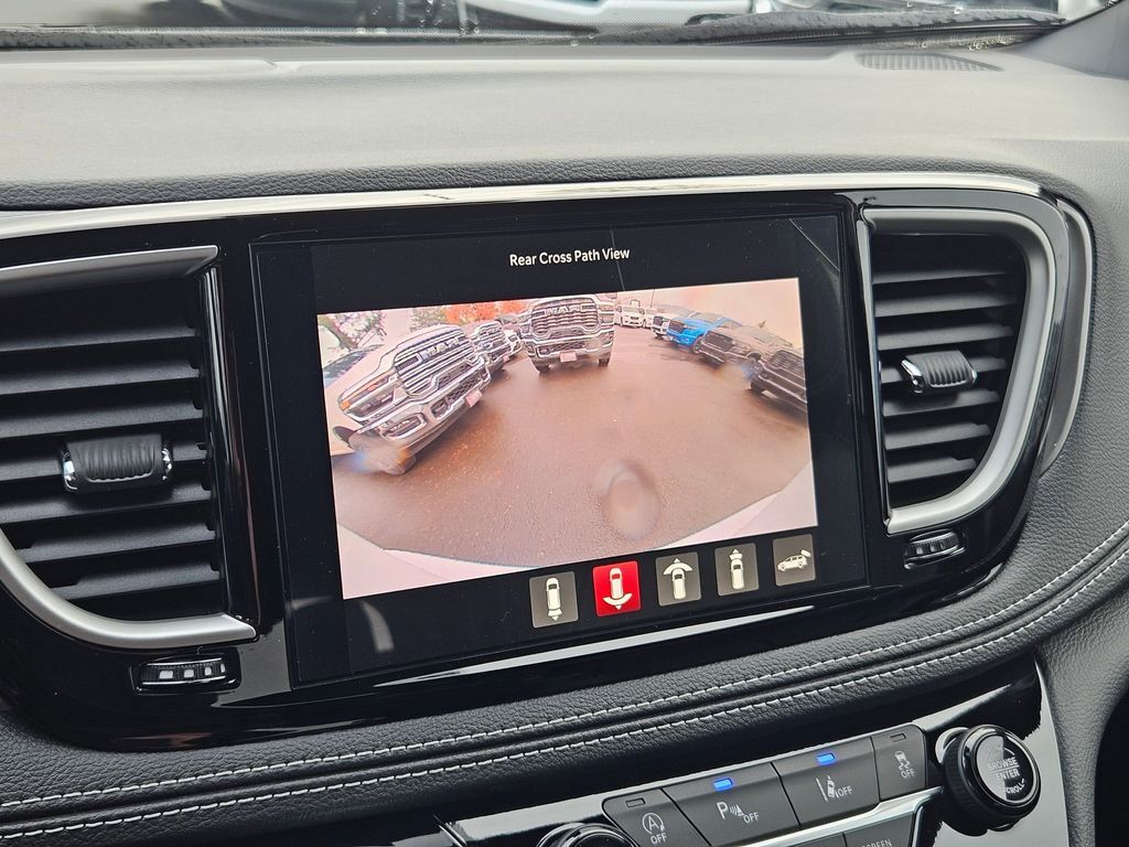 2026 Chrysler Pacifica Select Gresham OR