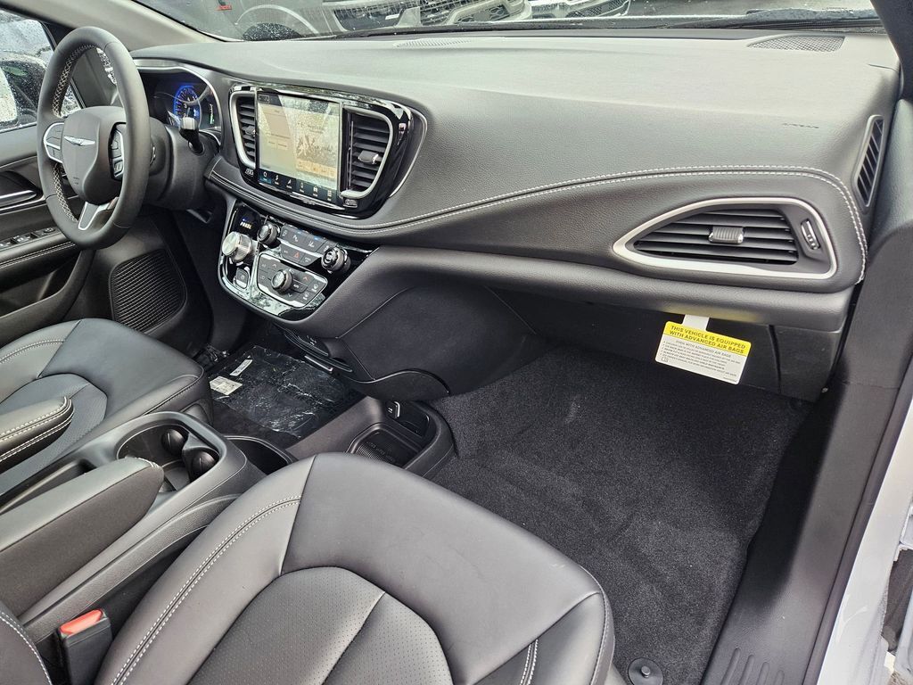 2026 Chrysler Pacifica Select Gresham OR