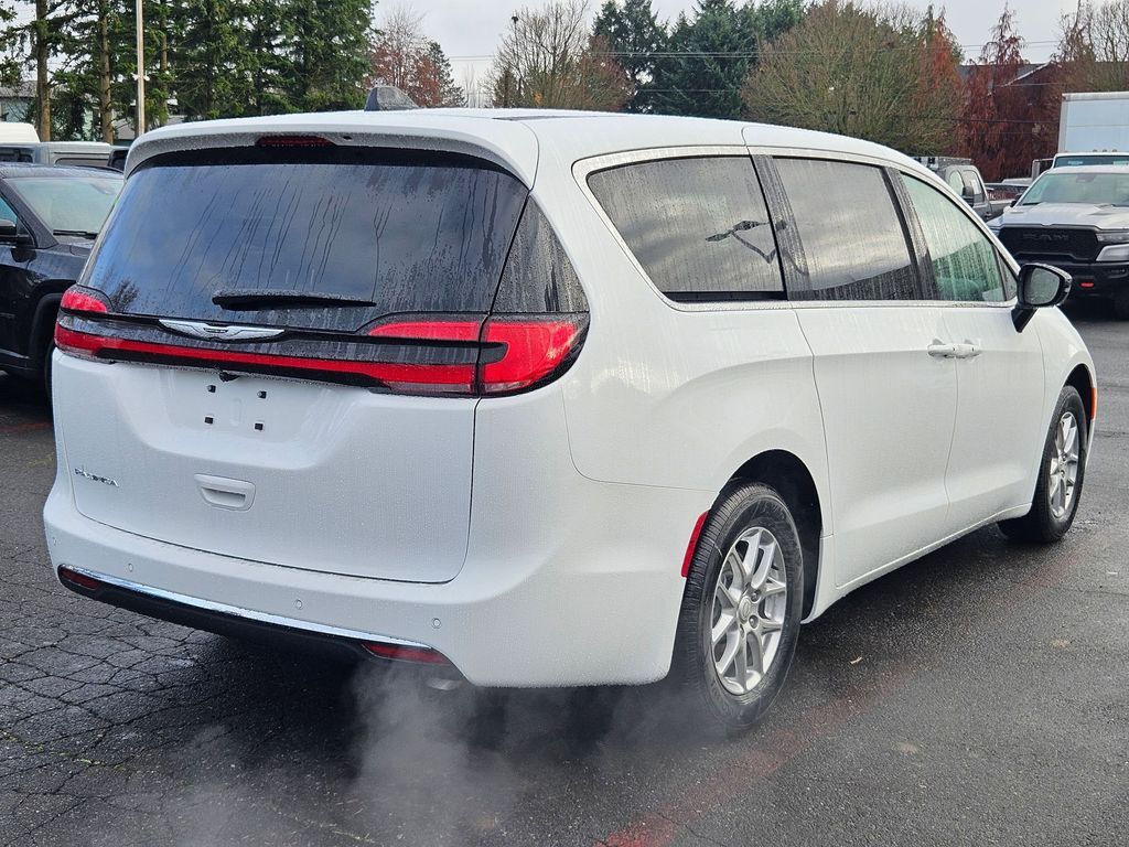 2026 Chrysler Pacifica Select Gresham OR