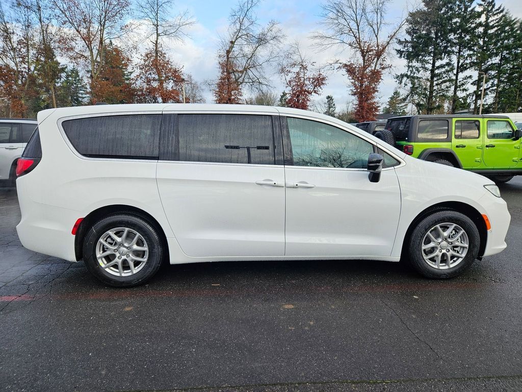 2026 Chrysler Pacifica Select Gresham OR