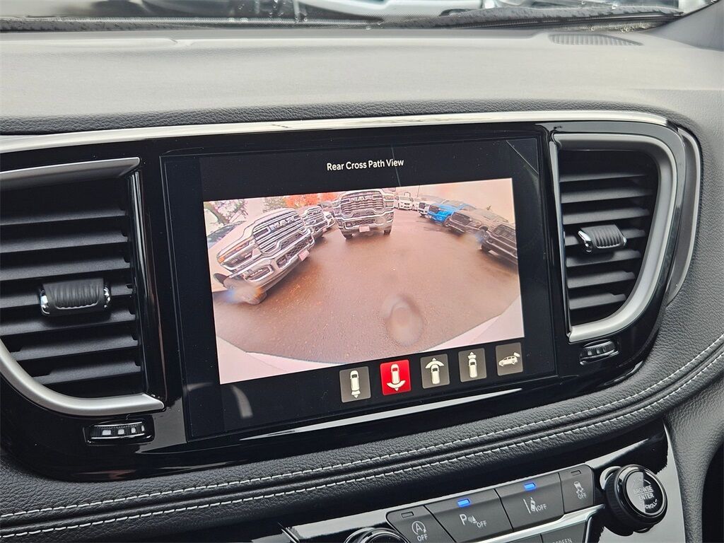 2026 Chrysler Pacifica Select Gresham OR