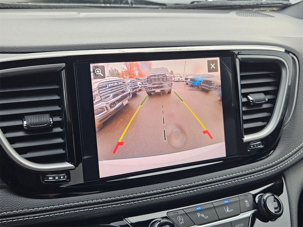 2026 Chrysler Pacifica Select Gresham OR