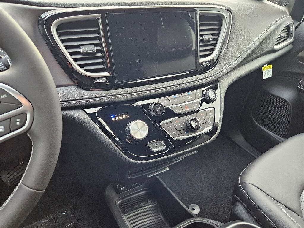 2026 Chrysler Pacifica Select Gresham OR