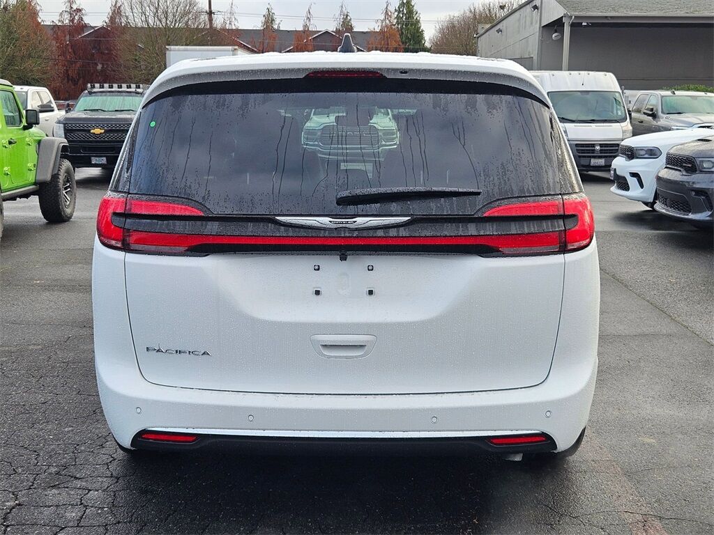 2026 Chrysler Pacifica Select Gresham OR