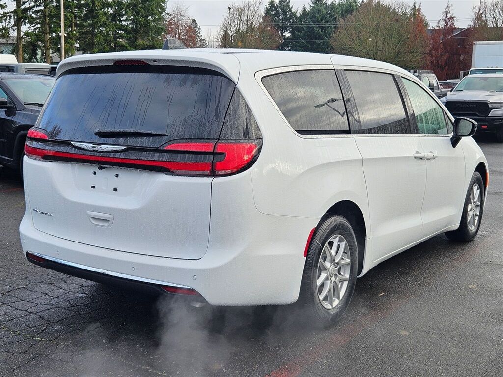 2026 Chrysler Pacifica Select Gresham OR