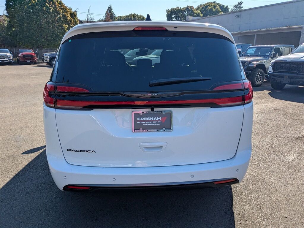 2026 Chrysler Pacifica Select Gresham OR