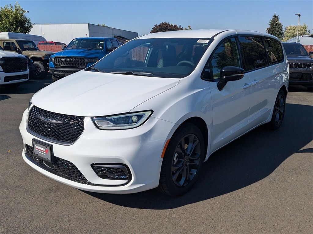 2026 Chrysler Pacifica Select Gresham OR