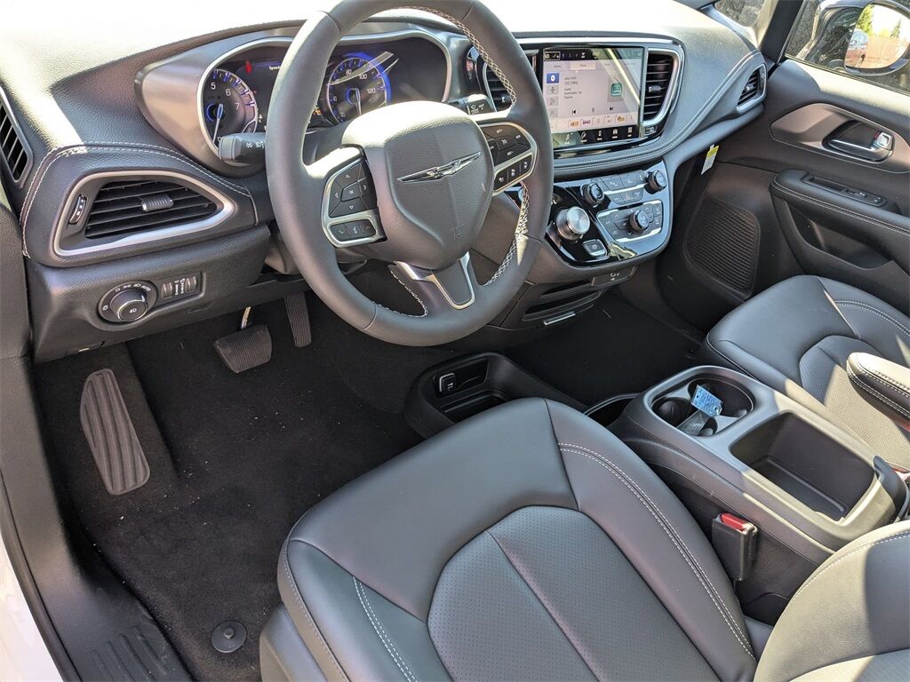 2026 Chrysler Pacifica Select Gresham OR