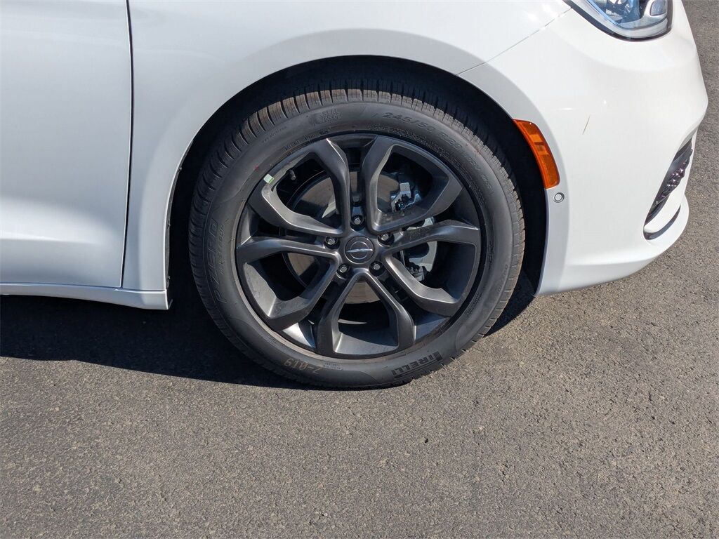 2026 Chrysler Pacifica Select Gresham OR