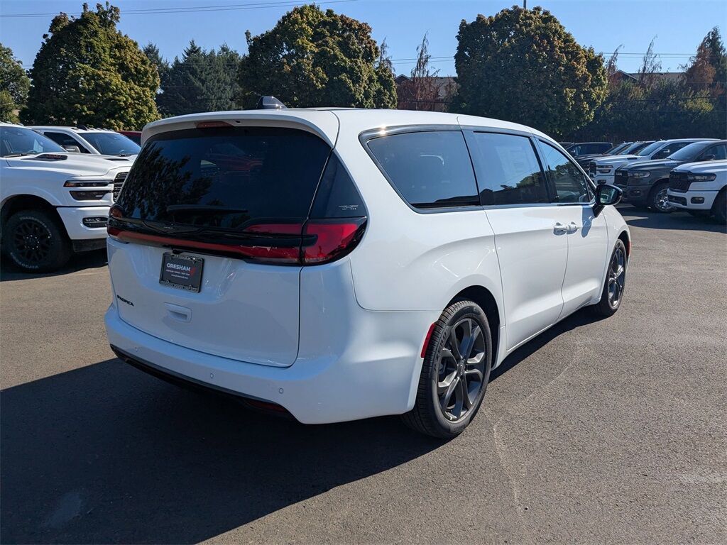 2026 Chrysler Pacifica Select Gresham OR