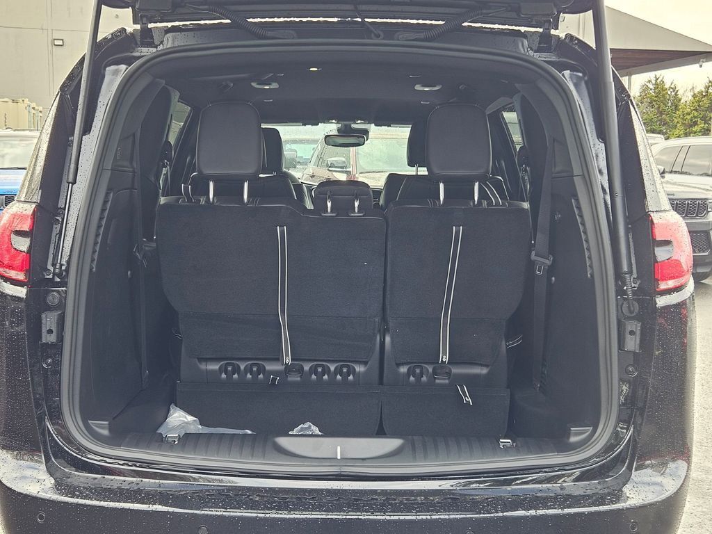 2026 Chrysler Pacifica Select Gresham OR