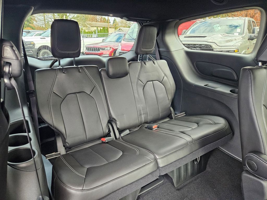 2026 Chrysler Pacifica Select Gresham OR