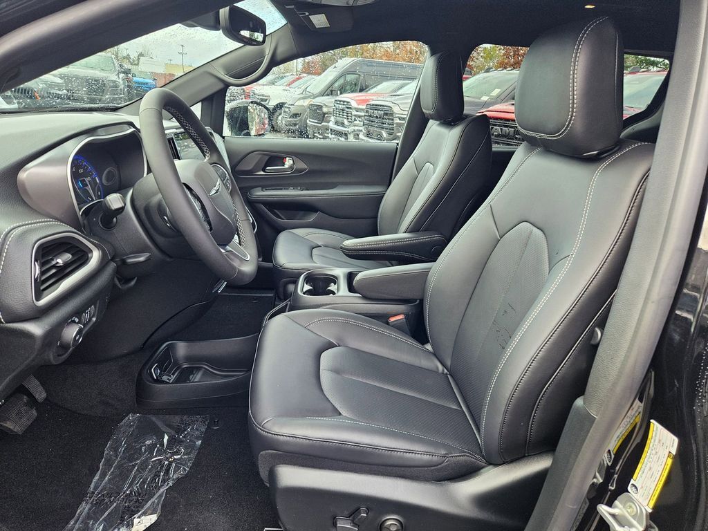 2026 Chrysler Pacifica Select Gresham OR