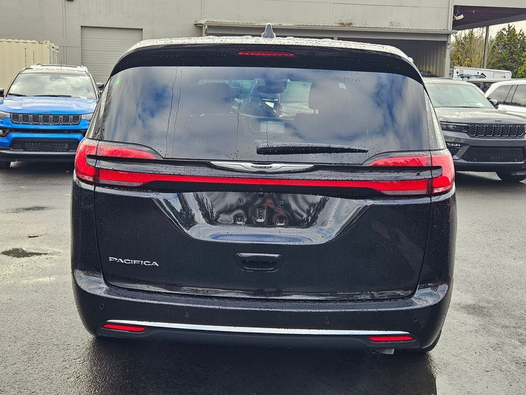 2026 Chrysler Pacifica Select Gresham OR