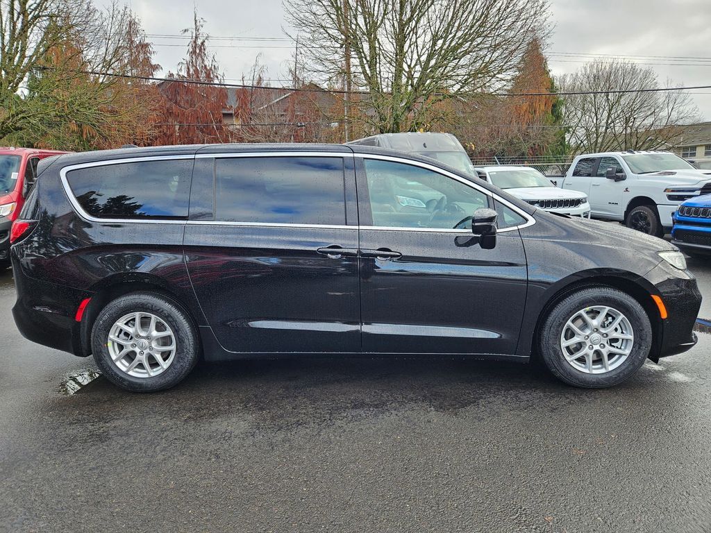 2026 Chrysler Pacifica Select Gresham OR