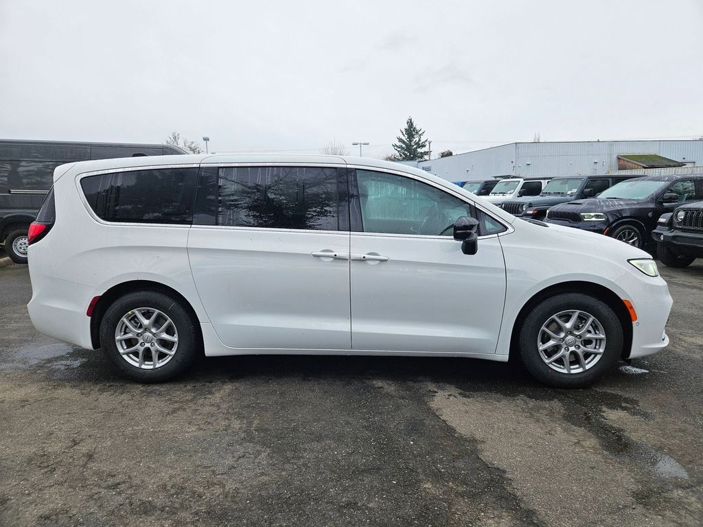 2026 Chrysler Pacifica Select Gresham OR