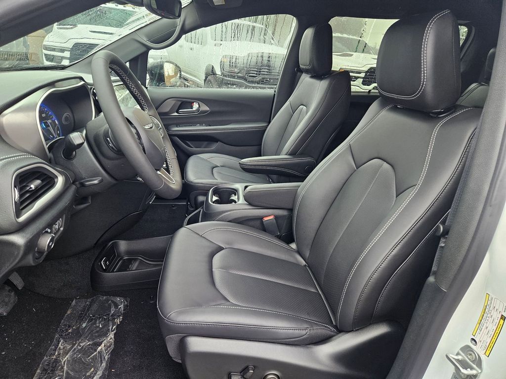 2026 Chrysler Pacifica Select Gresham OR