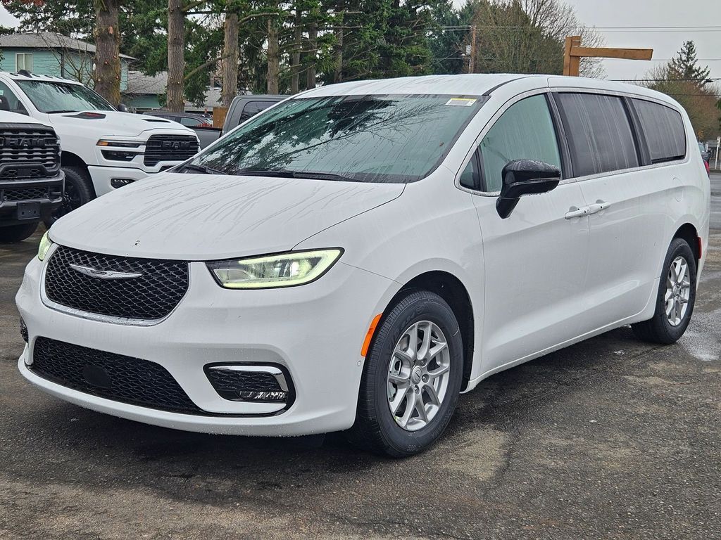 2026 Chrysler Pacifica Select Gresham OR