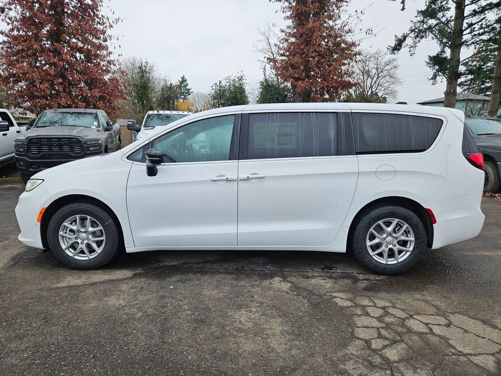 2026 Chrysler Pacifica Select Gresham OR