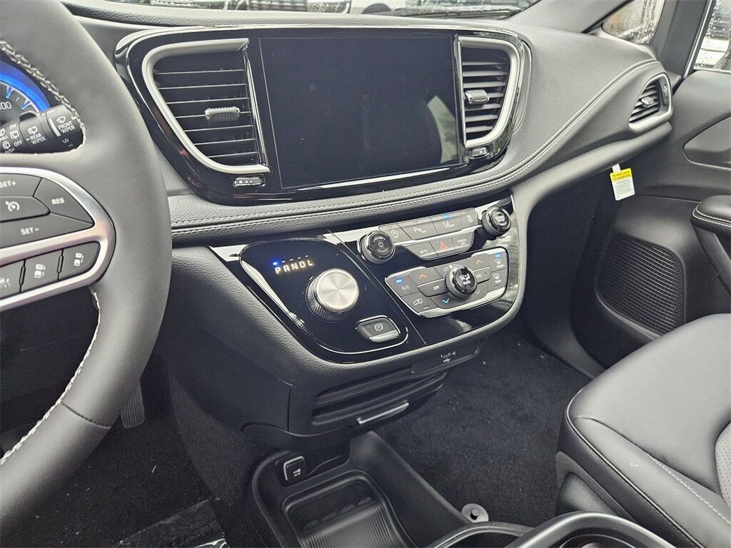 2026 Chrysler Pacifica Select Gresham OR