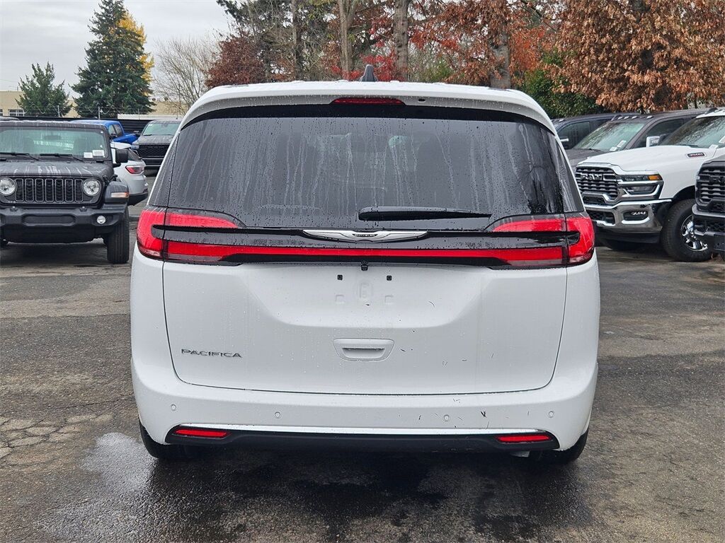 2026 Chrysler Pacifica Select Gresham OR