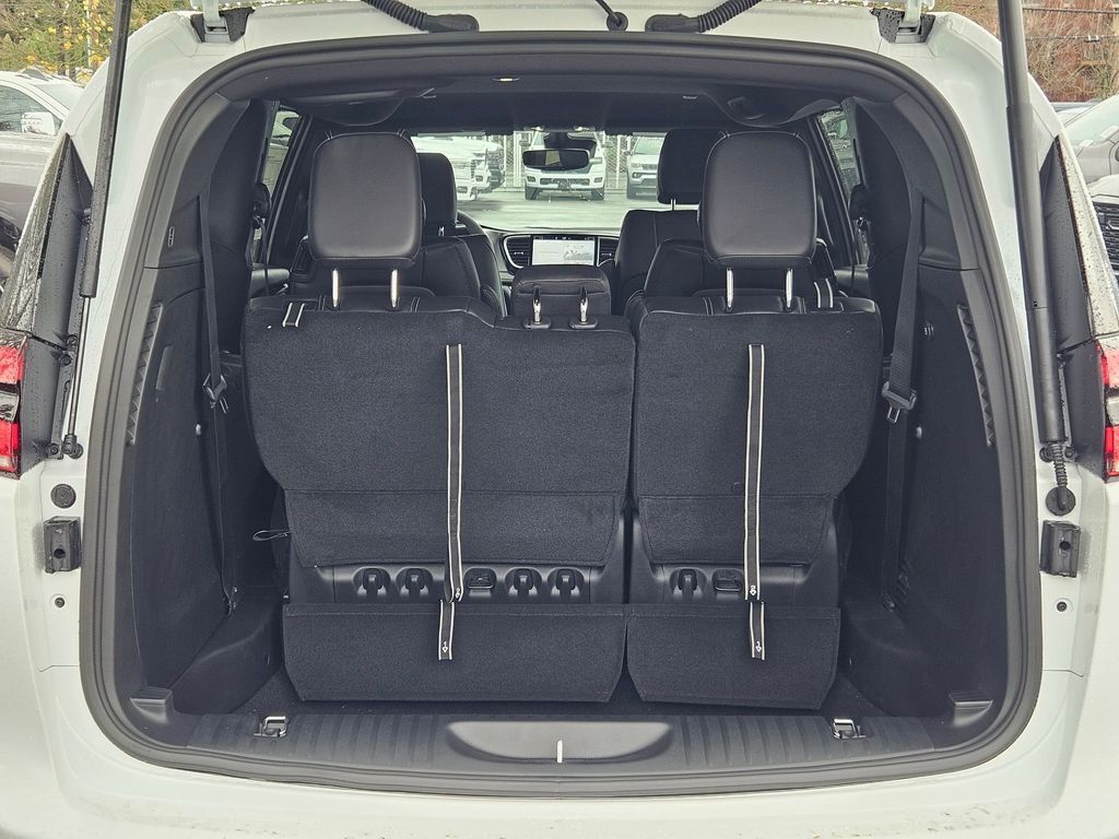 2026 Chrysler Pacifica Select Gresham OR