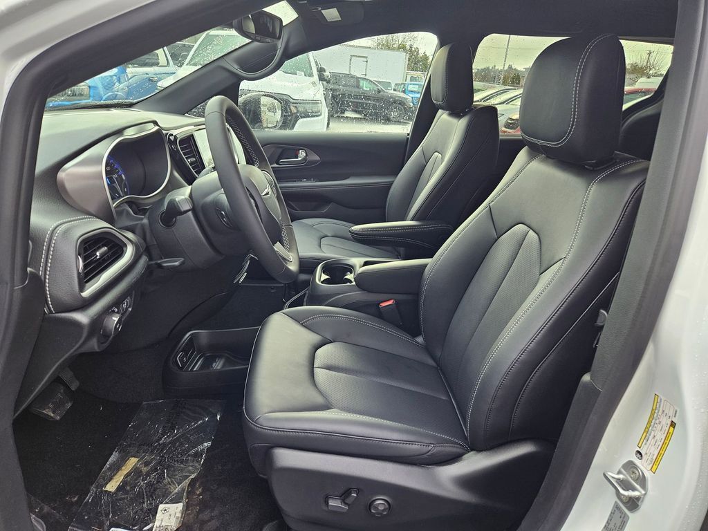 2026 Chrysler Pacifica Select Gresham OR