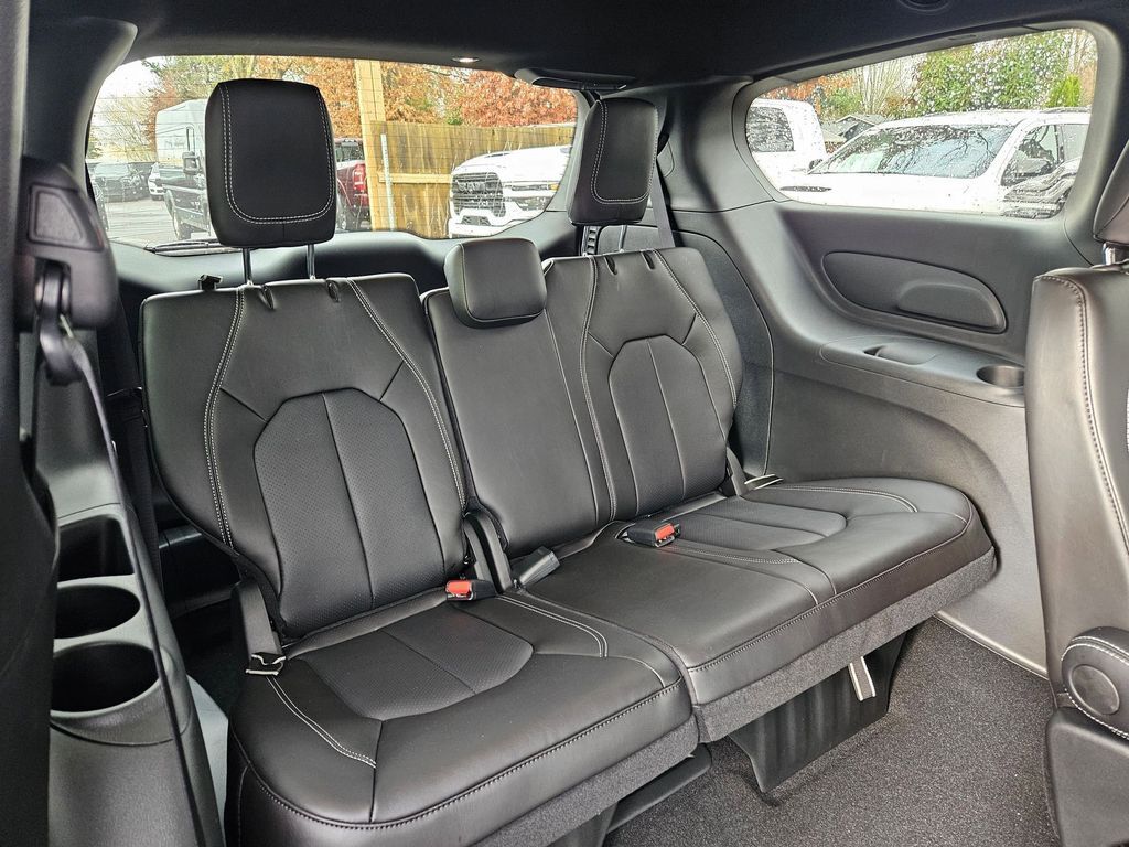 2026 Chrysler Pacifica Select Gresham OR