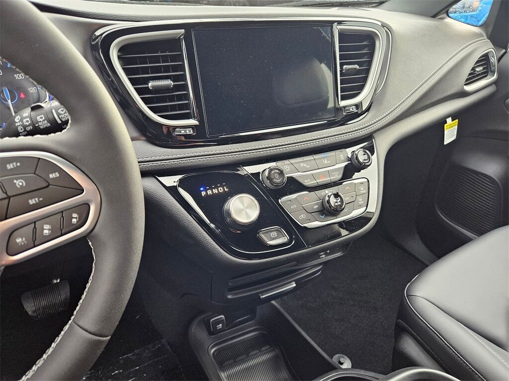 2026 Chrysler Pacifica Select Gresham OR