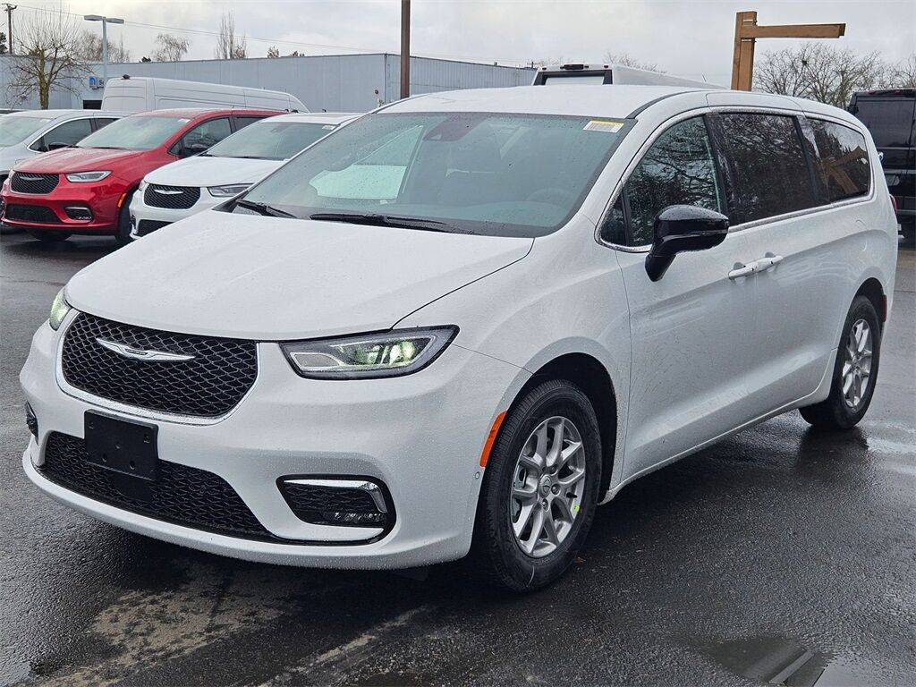 2026 Chrysler Pacifica Select Gresham OR