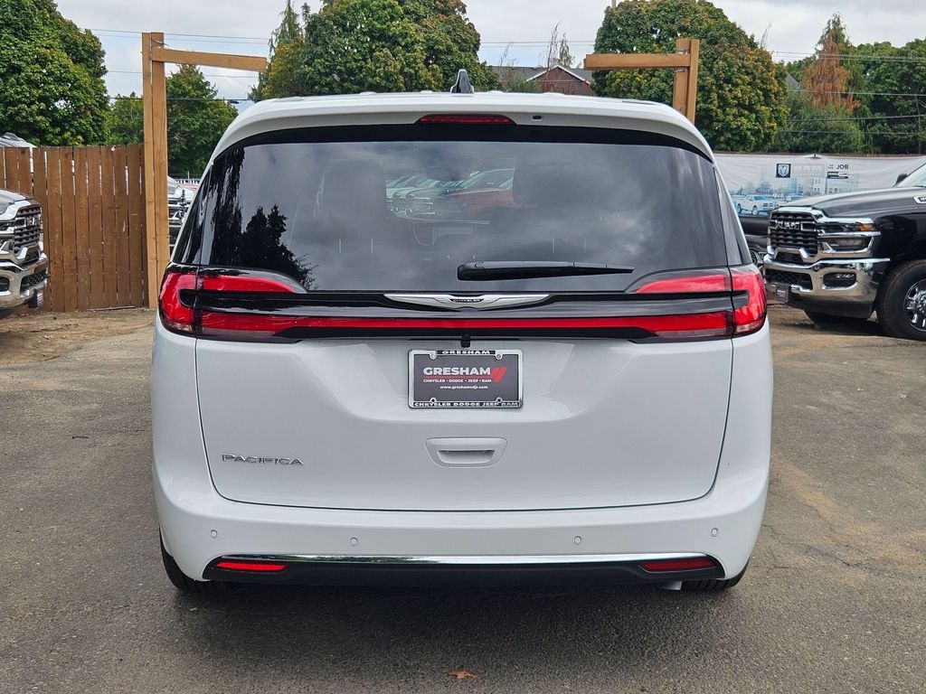 2026 Chrysler Pacifica Select Gresham OR