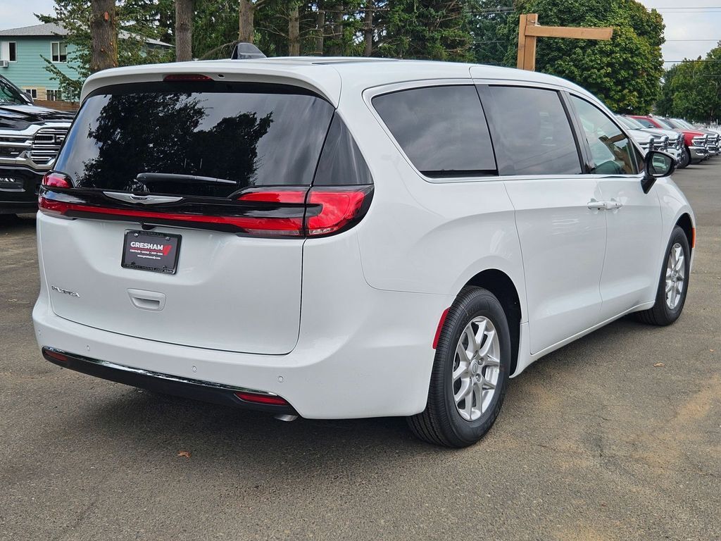 2026 Chrysler Pacifica Select Gresham OR