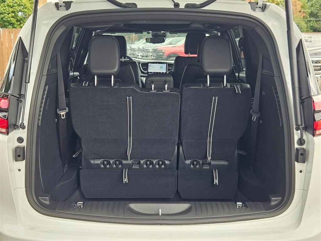 2026 Chrysler Pacifica Select Gresham OR