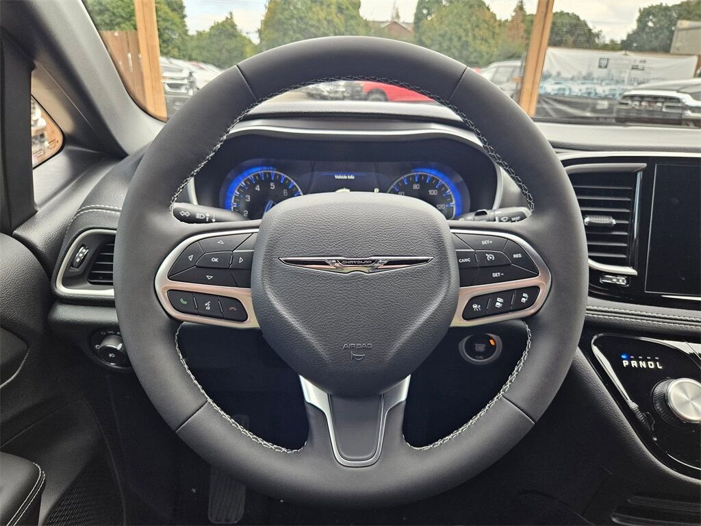 2026 Chrysler Pacifica Select Gresham OR