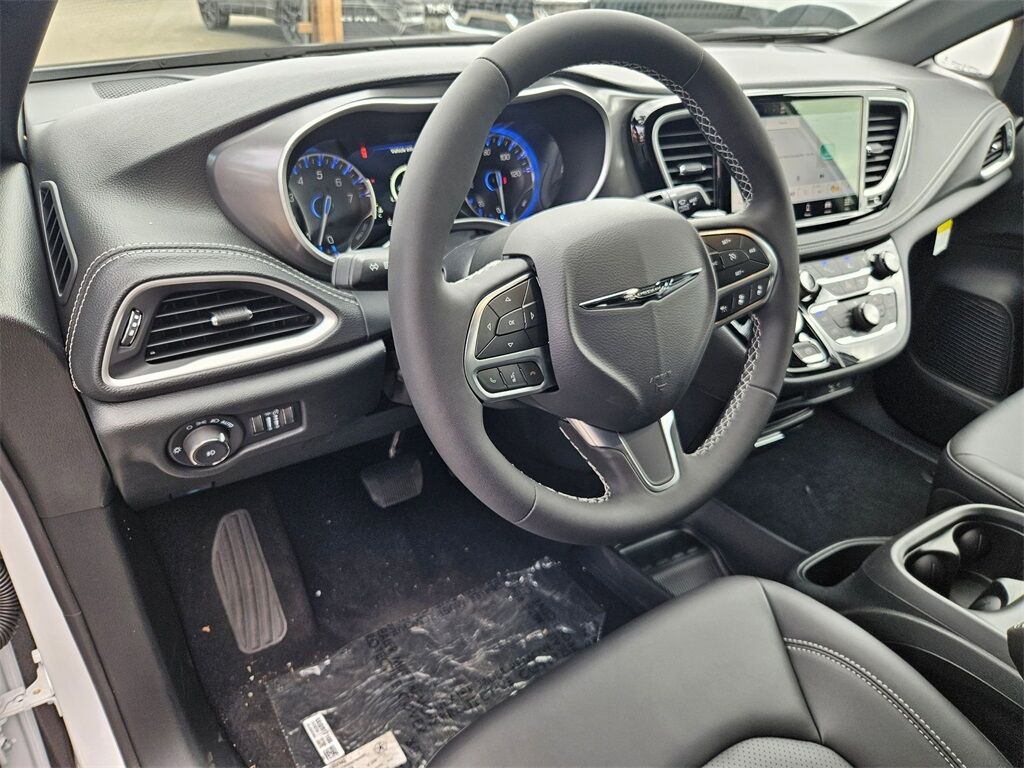 2026 Chrysler Pacifica Select Gresham OR