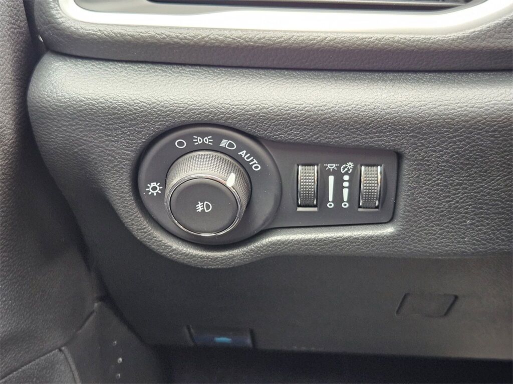2026 Chrysler Pacifica Select Gresham OR