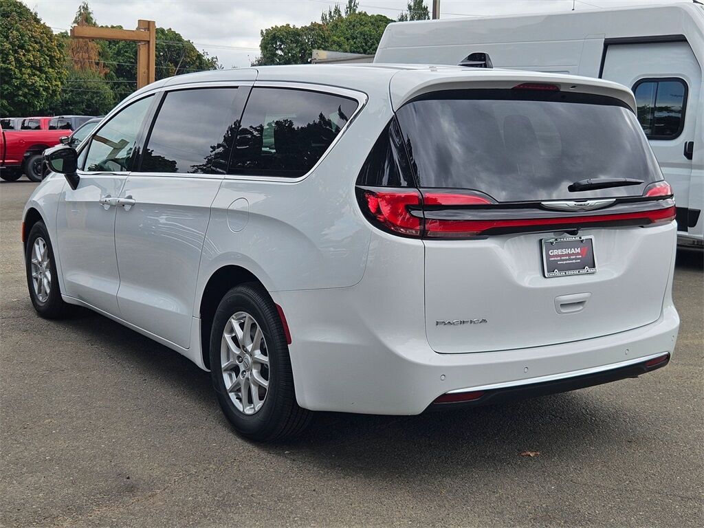 2026 Chrysler Pacifica Select Gresham OR